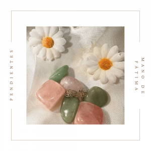 Pendientes de plata de la mano de Fátima sobre piedras rosas y verde y girasoles