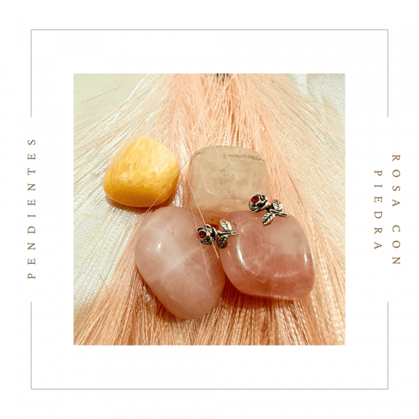 Pendientes de plata con forma de rosa con una piedra incorporada