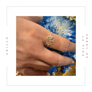 Anillo de plata con el símbolo del árbol de la vida